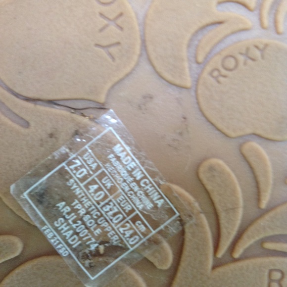 ROXY sz7 braided 5 crisscross band slides. Never worn, new stickers on bottoms. - Picture 7 of 7